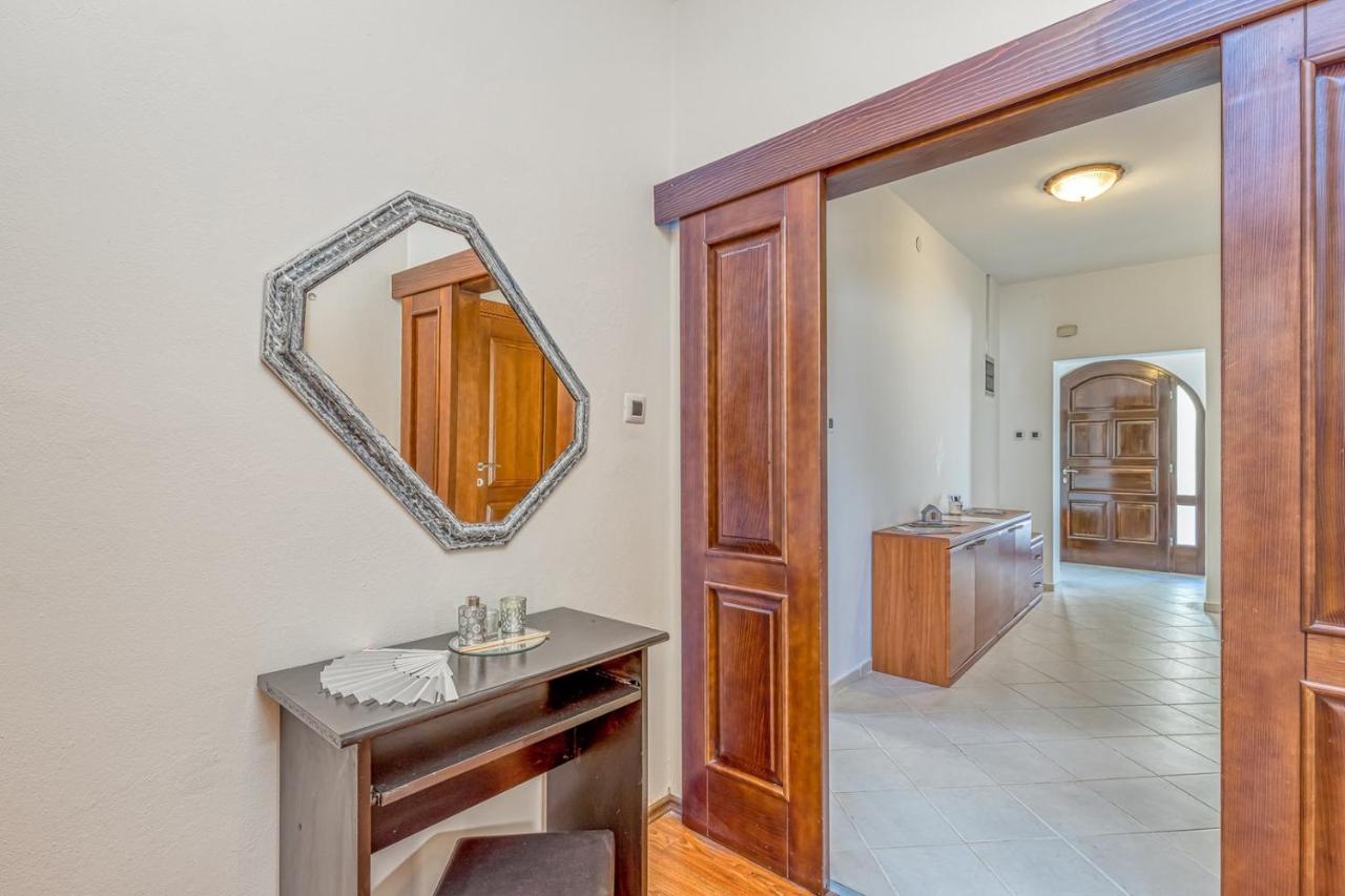 Villa Agatta With Private Pool Smoljanci Luaran gambar